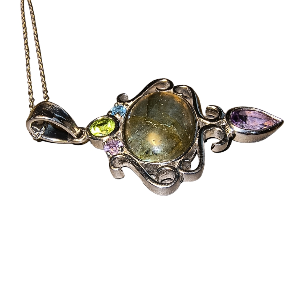 Labradorite, Amethyst & Sterling Silver Pendant - Picture 11 of 12